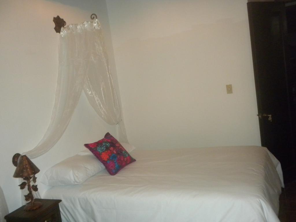 Hotel Monasterio アンティグア・グアテマラ 部屋 写真